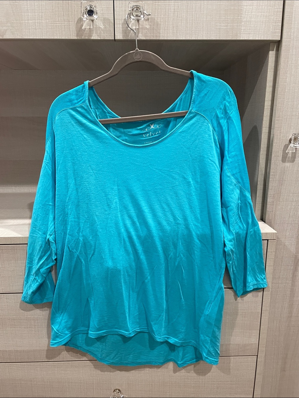 Velvet by Graham & Spencer Bright Teal Long Sleeve Scoop Neck Top